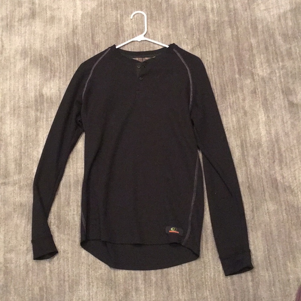 Black long sleeve T-shirt